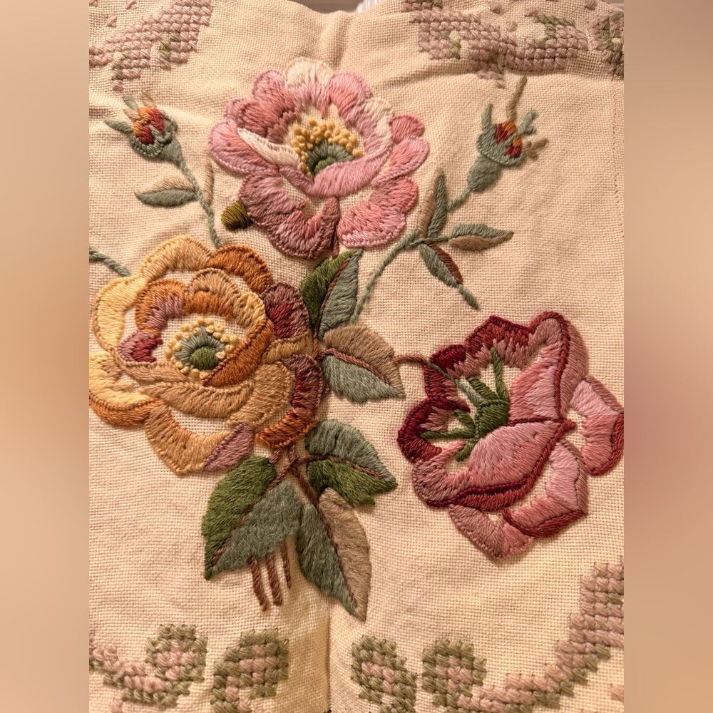 Embroidered Cream Vest - Picture 5 of 5
